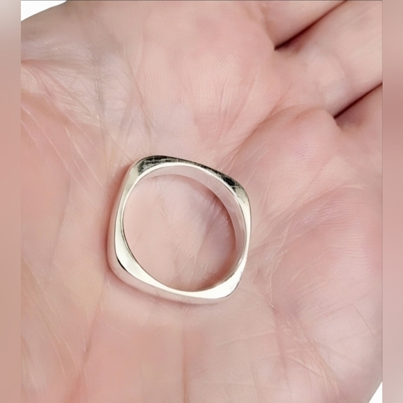 Sterling Silver Square ring - Picture 4 of 7